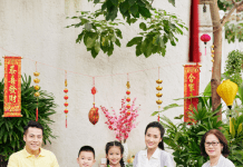 family celebrating Korean lunar new year