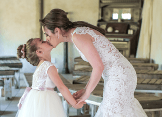 Bride and daughter